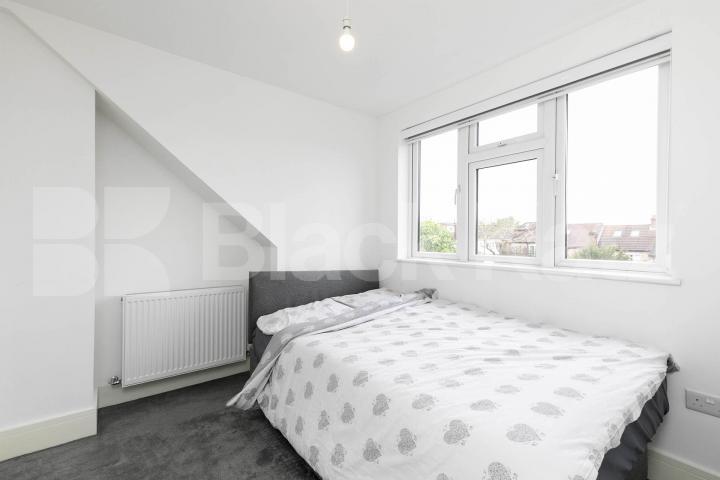 Stunning 5-Bedroom Family Home to Let in Southgate Osidge Lane, Southgate 